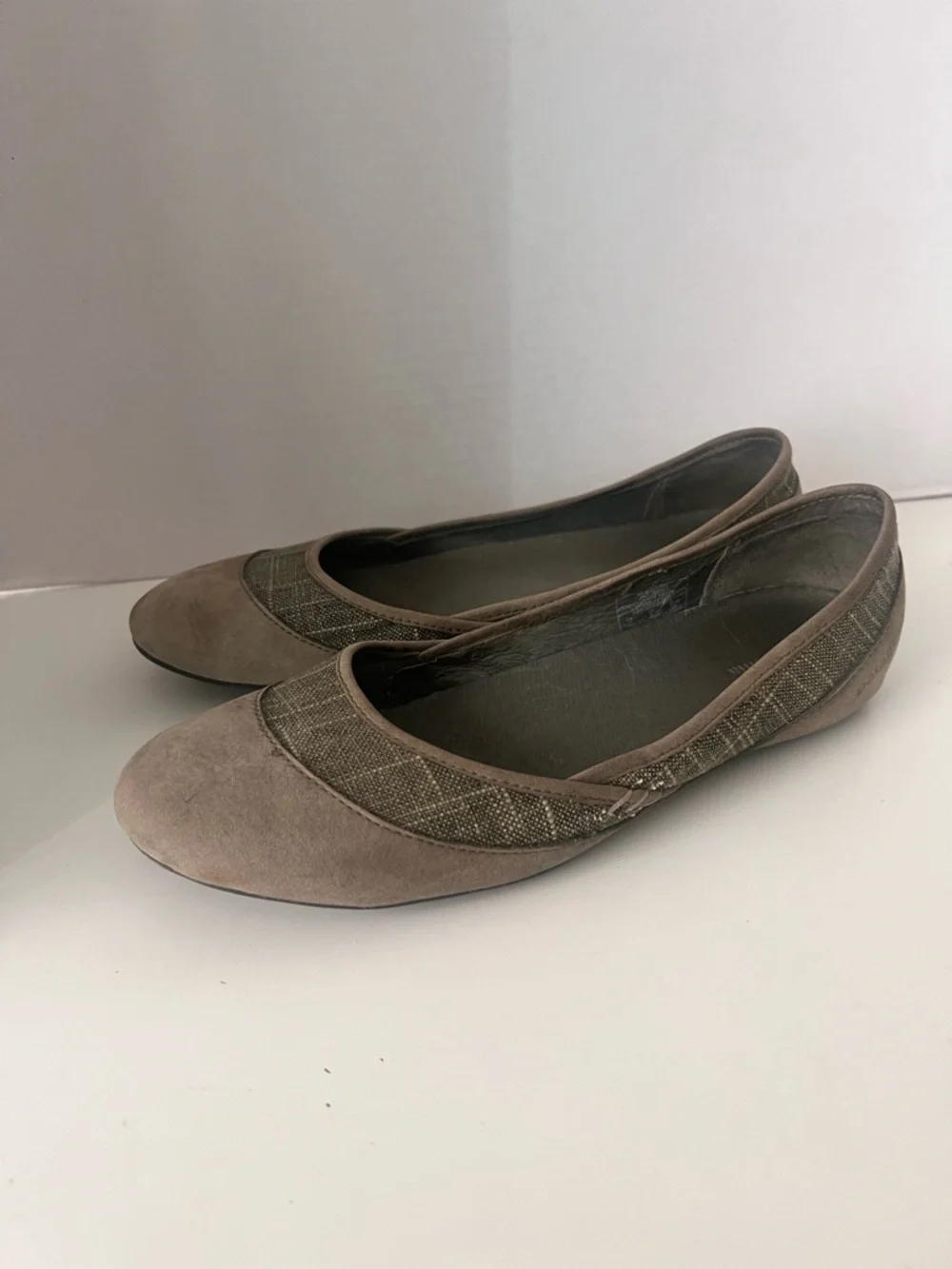 Patagonia Taupe Women's Ballet Flats